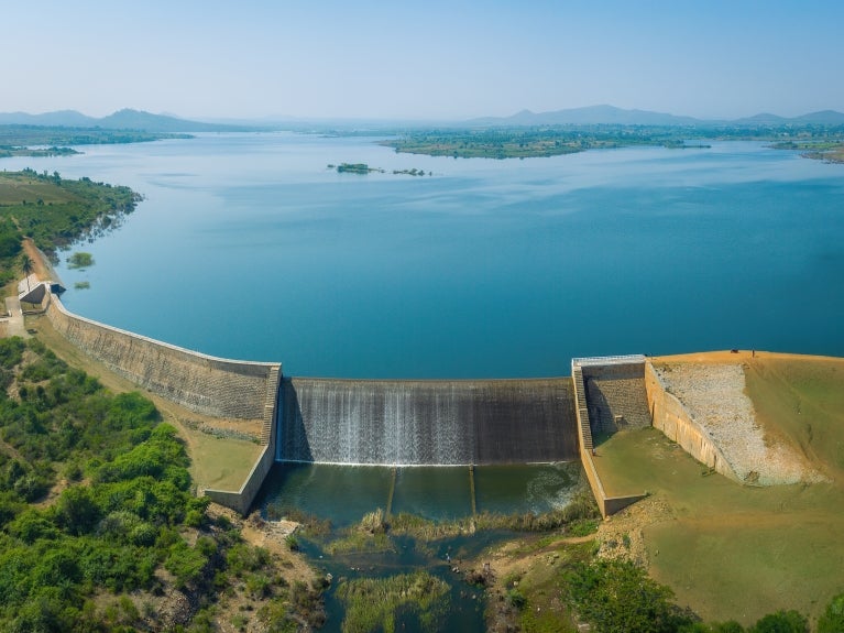 image of damn in reservoir 