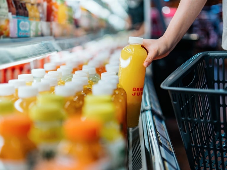  Grocery store refrigerated drinks case
